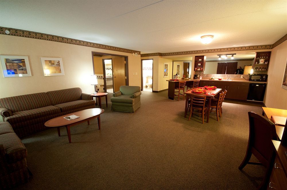 Canad Inns Destination Centre Club Regent Casino Hotel Winnipeg Exterior foto