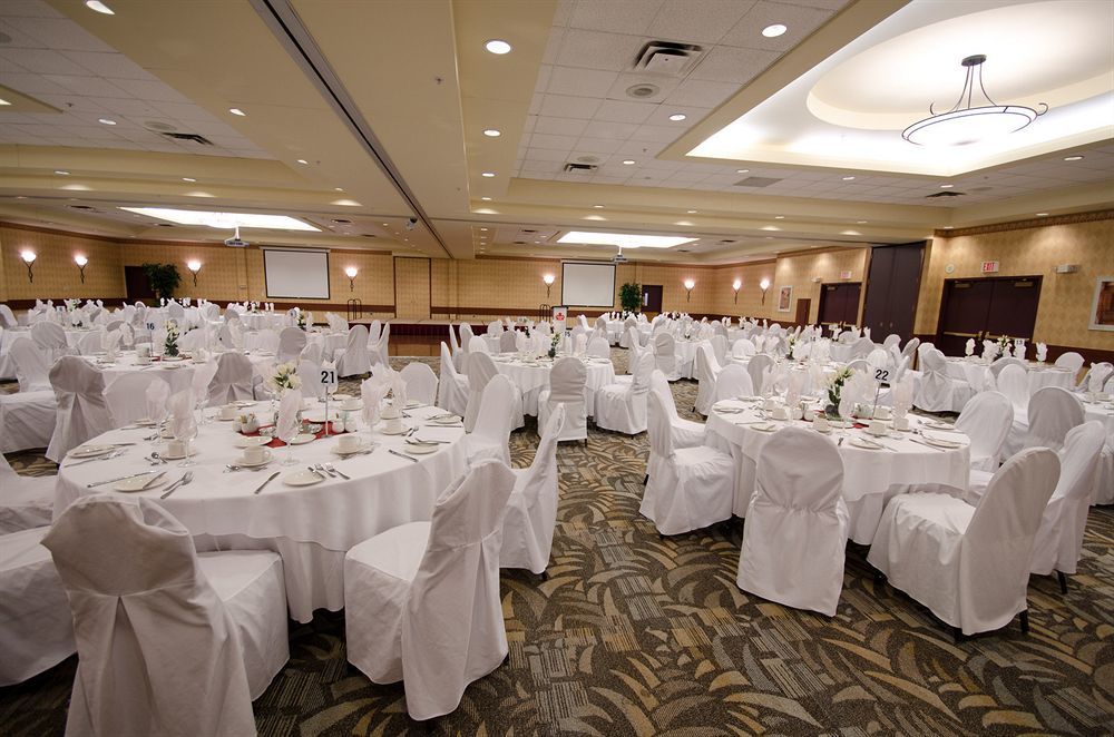 Canad Inns Destination Centre Club Regent Casino Hotel Winnipeg Exterior foto