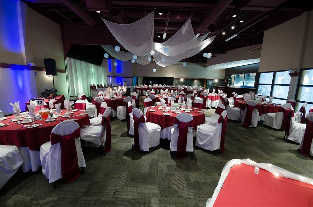 Canad Inns Destination Centre Club Regent Casino Hotel Winnipeg Exterior foto